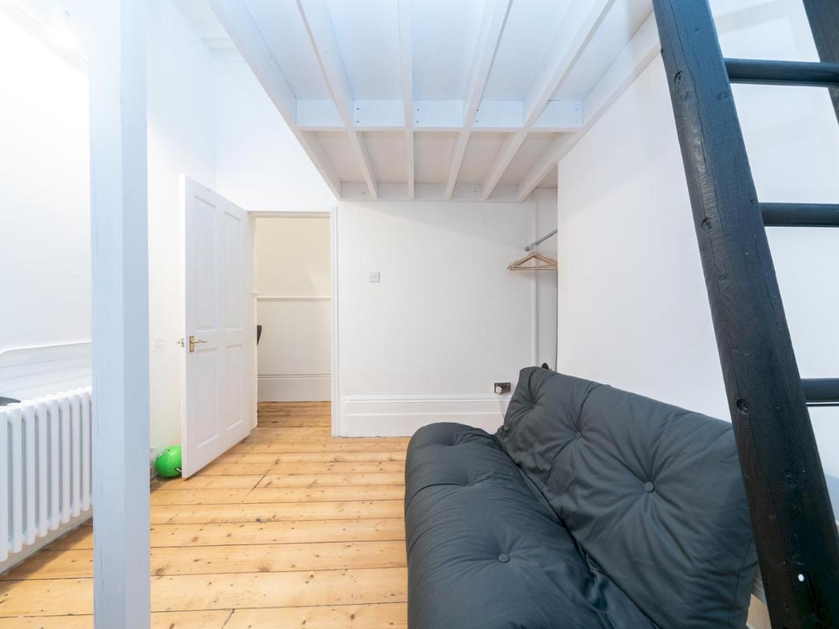 Pass The Keys Rustic And Quirky Flat In Charming Charlton Village London Kültér fotó