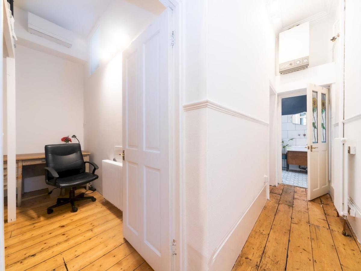 Pass The Keys Rustic And Quirky Flat In Charming Charlton Village London Kültér fotó