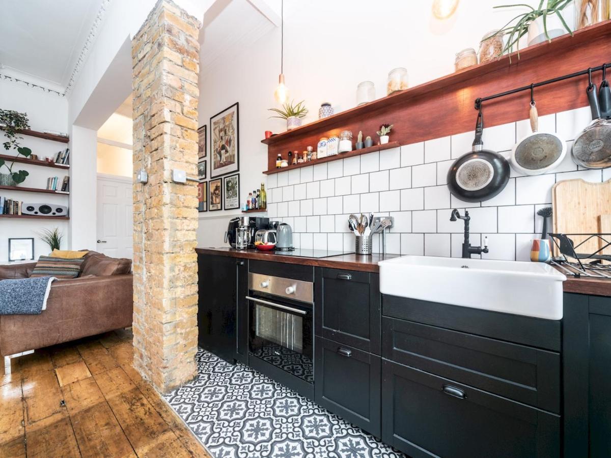Pass The Keys Rustic And Quirky Flat In Charming Charlton Village London Kültér fotó