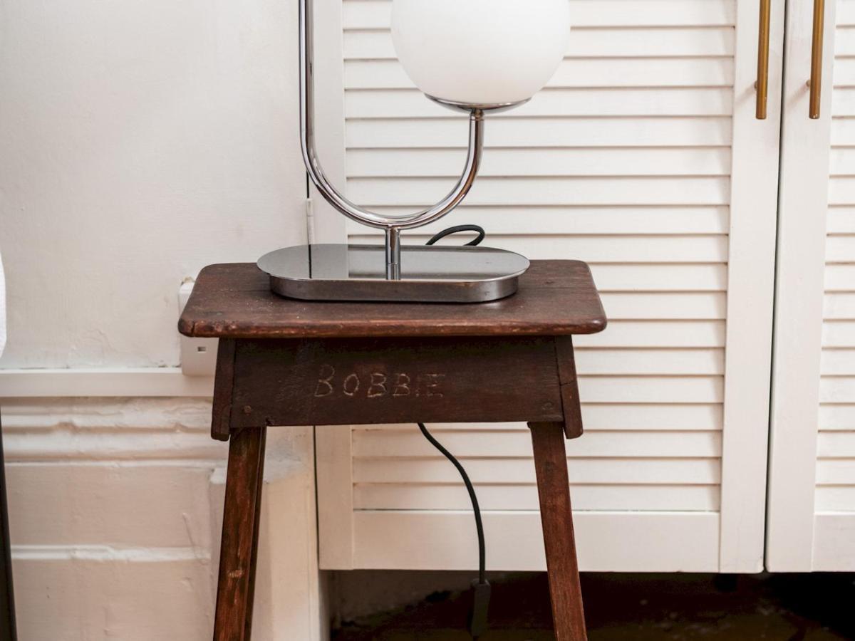 Pass The Keys Rustic And Quirky Flat In Charming Charlton Village London Kültér fotó