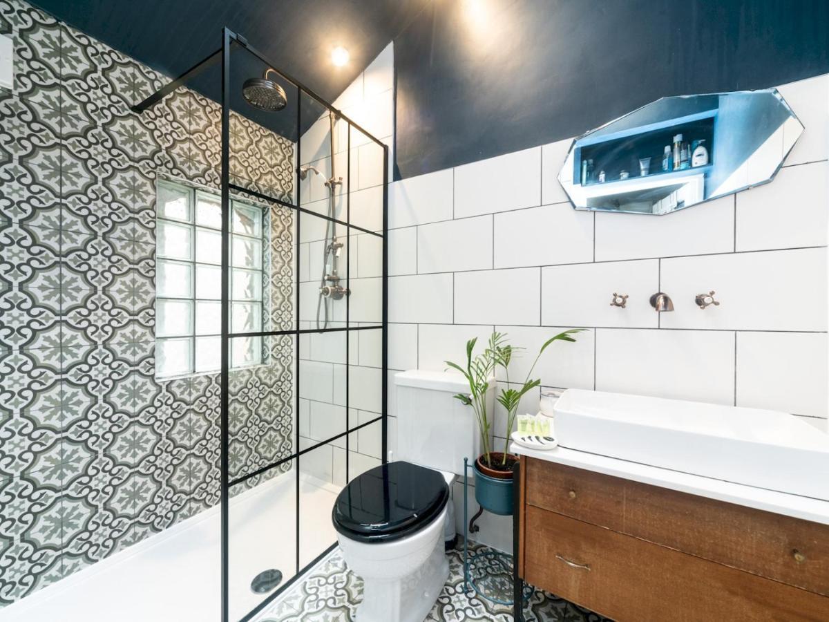 Pass The Keys Rustic And Quirky Flat In Charming Charlton Village London Kültér fotó