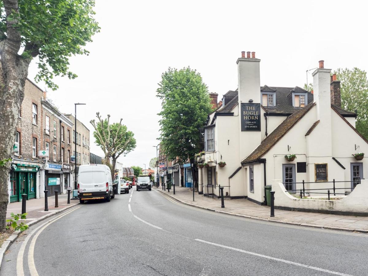 Pass The Keys Rustic And Quirky Flat In Charming Charlton Village London Kültér fotó